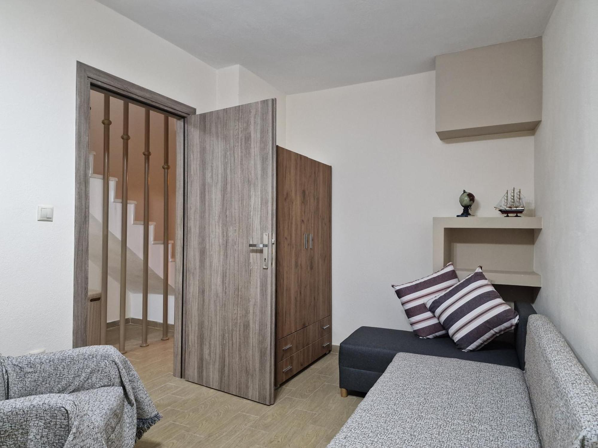 Mihalis Apartment *
